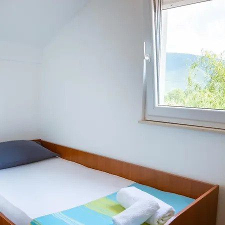 Vemini Semesterbostad *